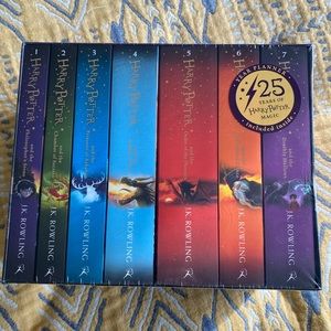 HARRY POTTER BOXED BOOK SET - COMPLETE COLLECTION 📚PLUS! YEAR PLANNER BONUS!📚